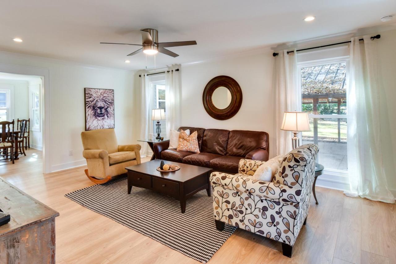 Tranquil Travelers Rest Home With Fire Pit! Экстерьер фото
